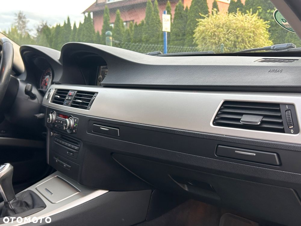 BMW Seria 3 316d Edition Luxury Line Purity - 31
