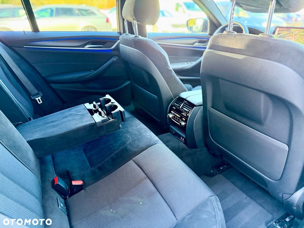 BMW Seria 5 520d xDrive Touring M Sport Edition - 28