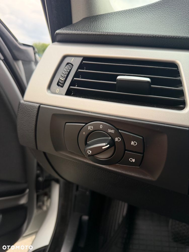 BMW Seria 3 - 32