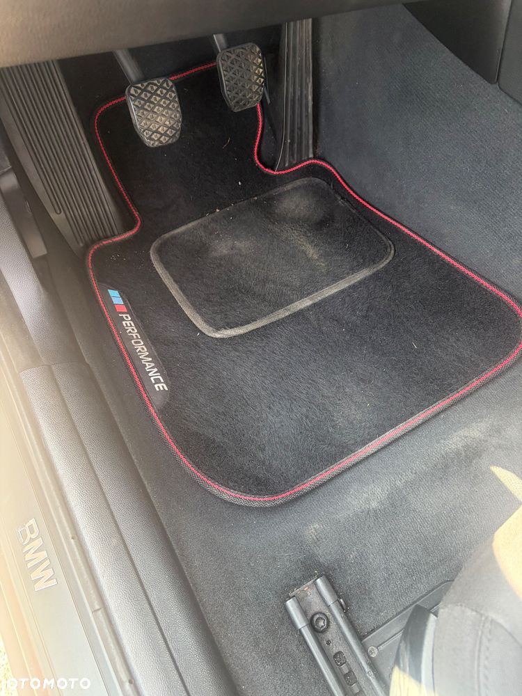 BMW Seria 3 318d DPF Edition Exclusive - 15