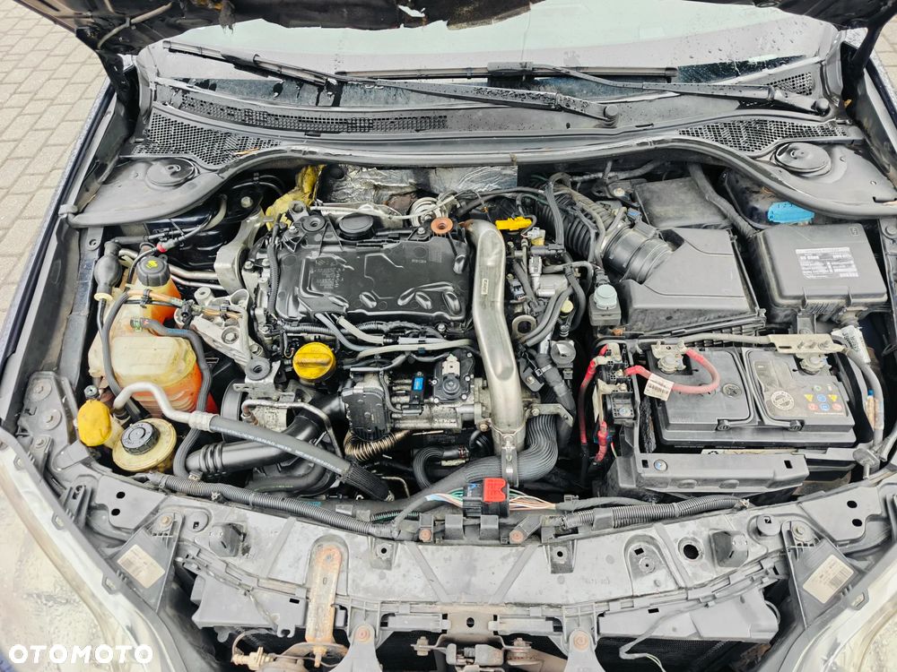 Renault Laguna 2.0 dCi FAP Initiale - 9