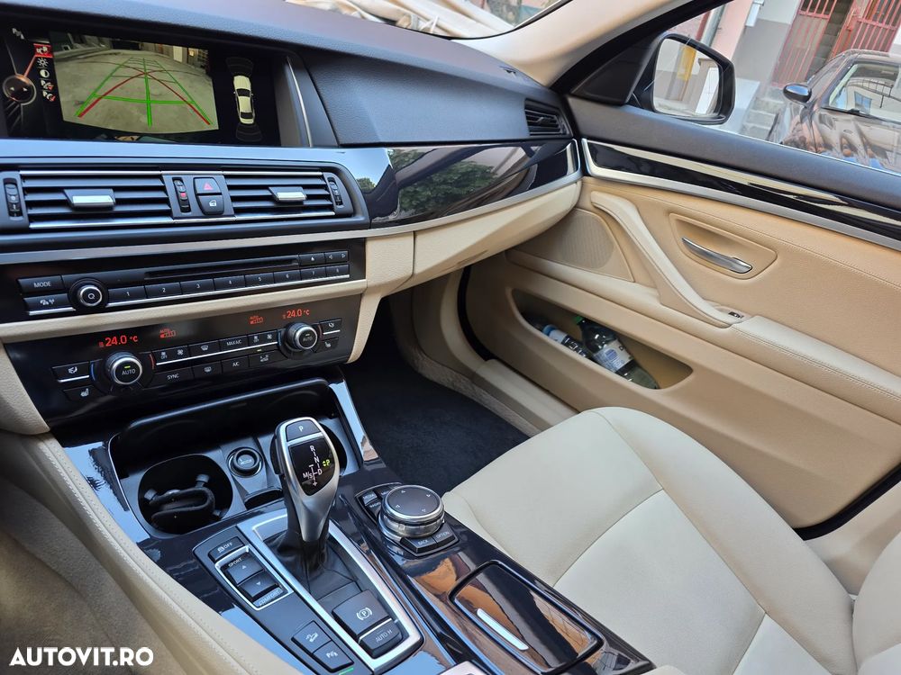 BMW Seria 5 525d xDrive AT - 13