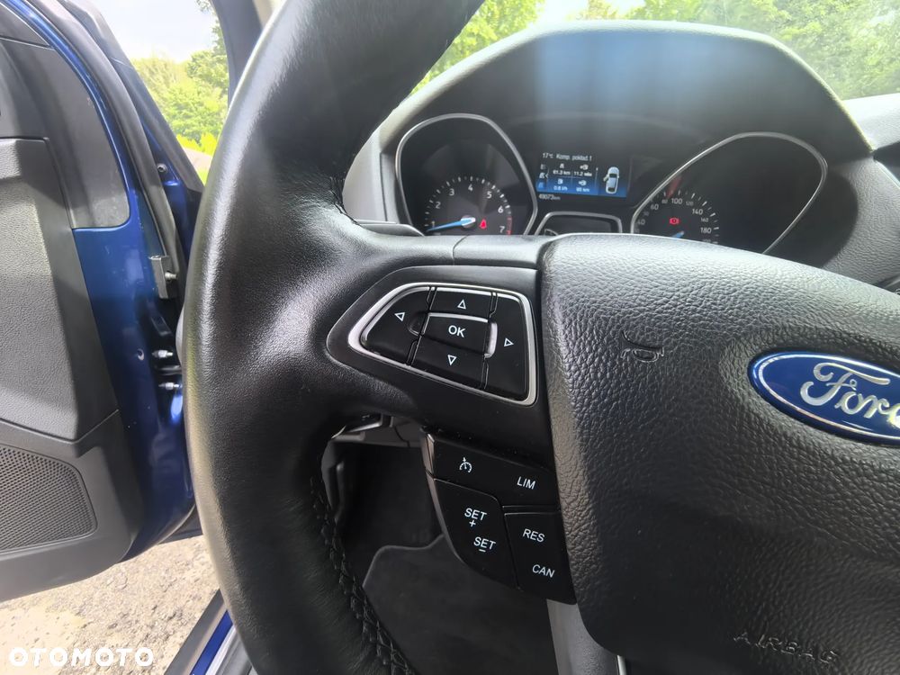 Ford Focus 1.0 EcoBoost Titanium - 28