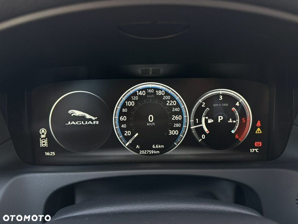 Jaguar XF - 19