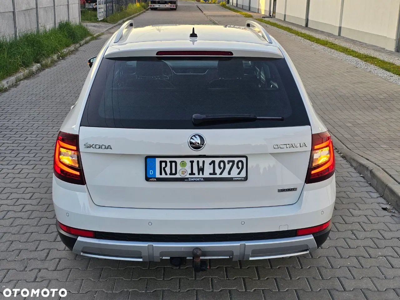 Skoda Octavia 2.0 TDI 4x4 Scout DSG - 9