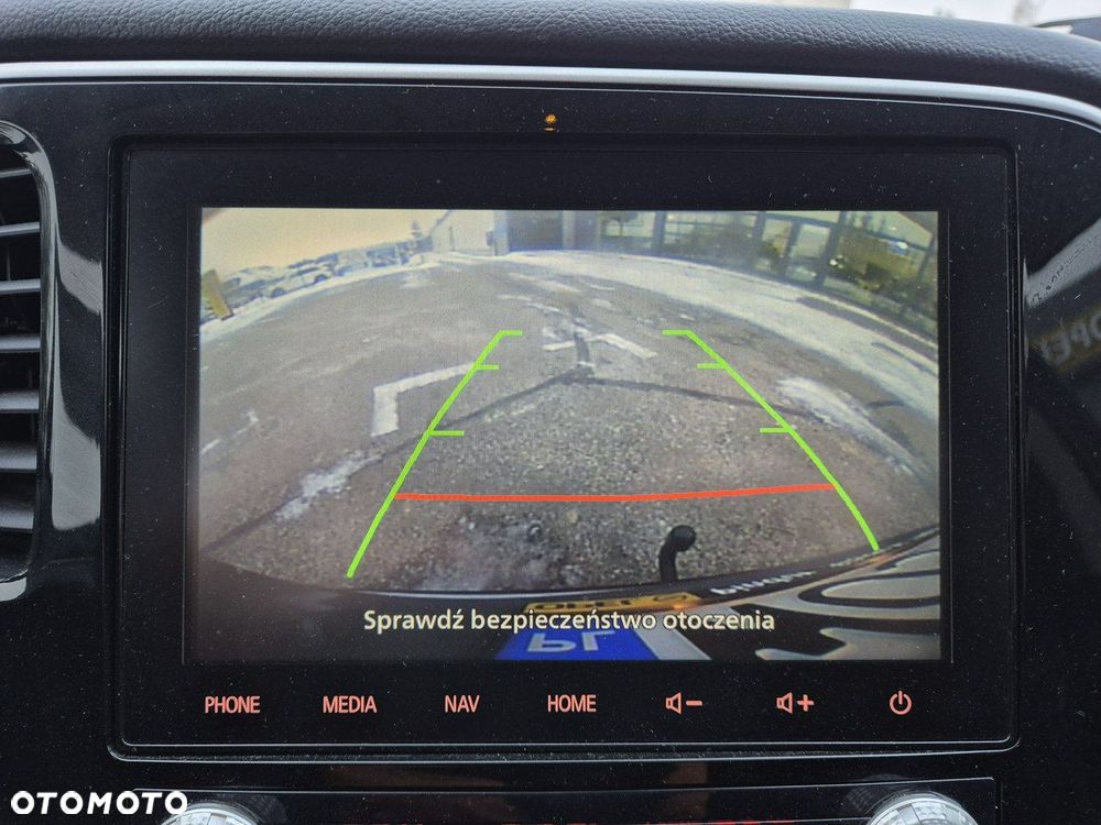 Mitsubishi Outlander - 16