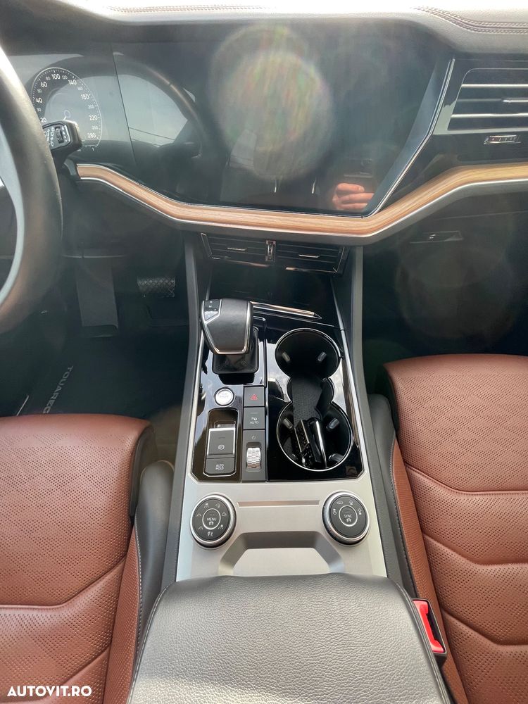 Volkswagen Touareg - 9
