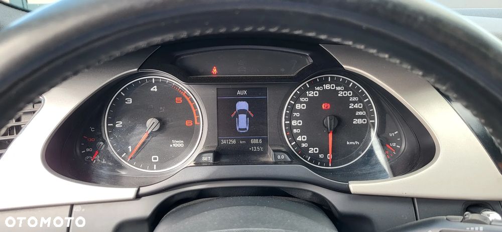 Audi A4 Avant 2.0 TDI DPF - 9