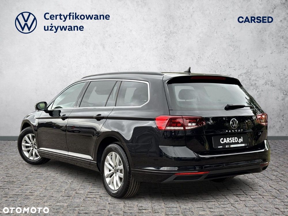 Volkswagen Passat - 4