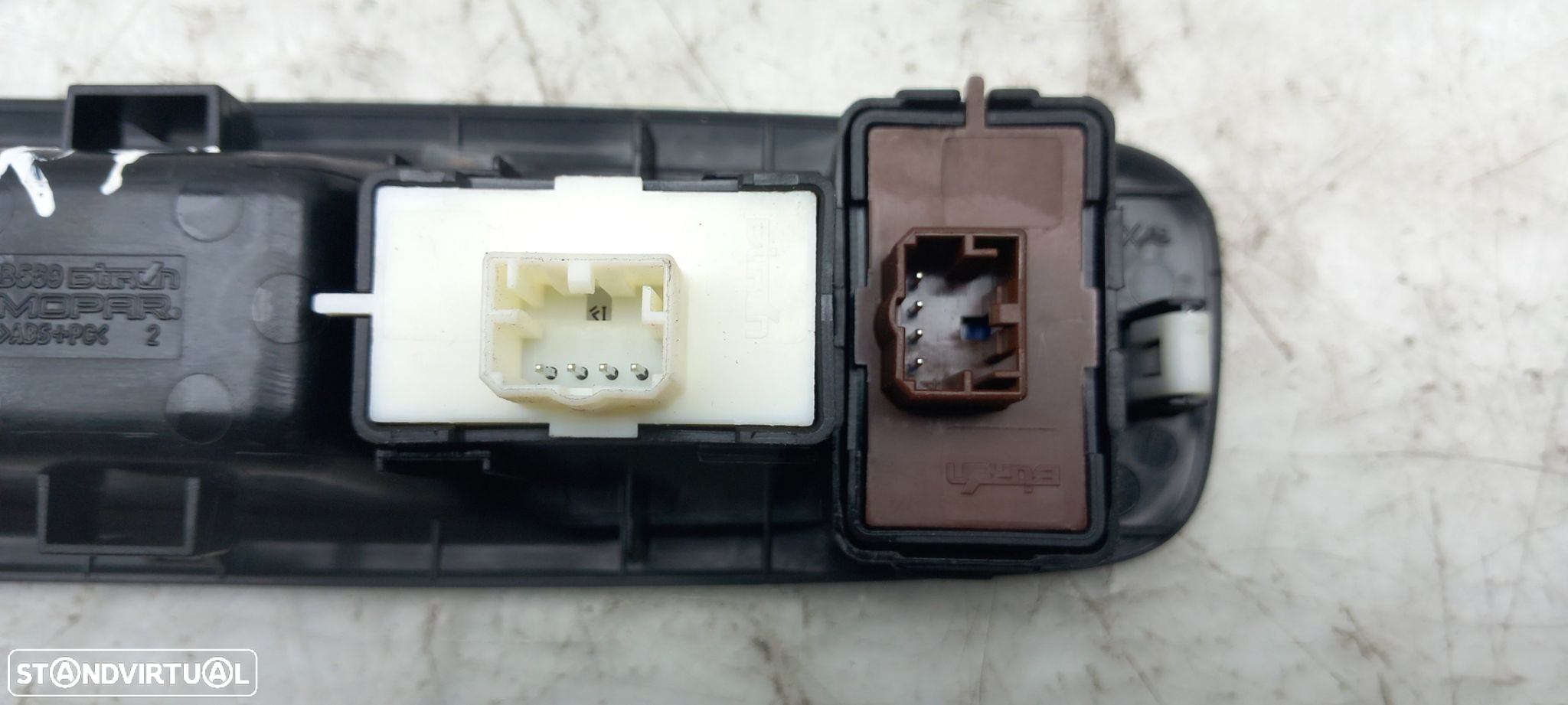 Comando / botão / interruptor vidros frente direito JEEP Compass (MP, M6) - 3