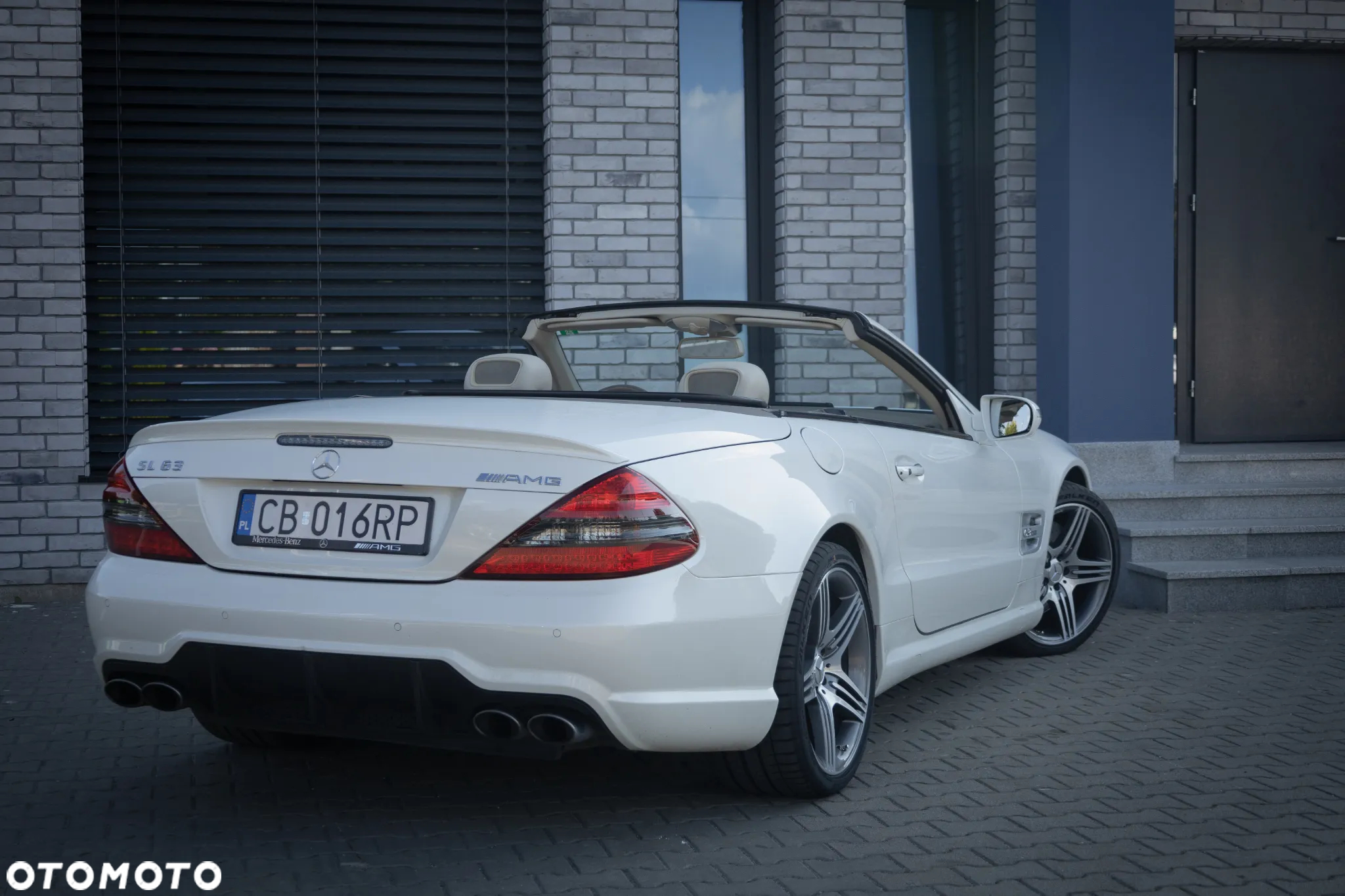 Mercedes-Benz SL 63 AMG - 11