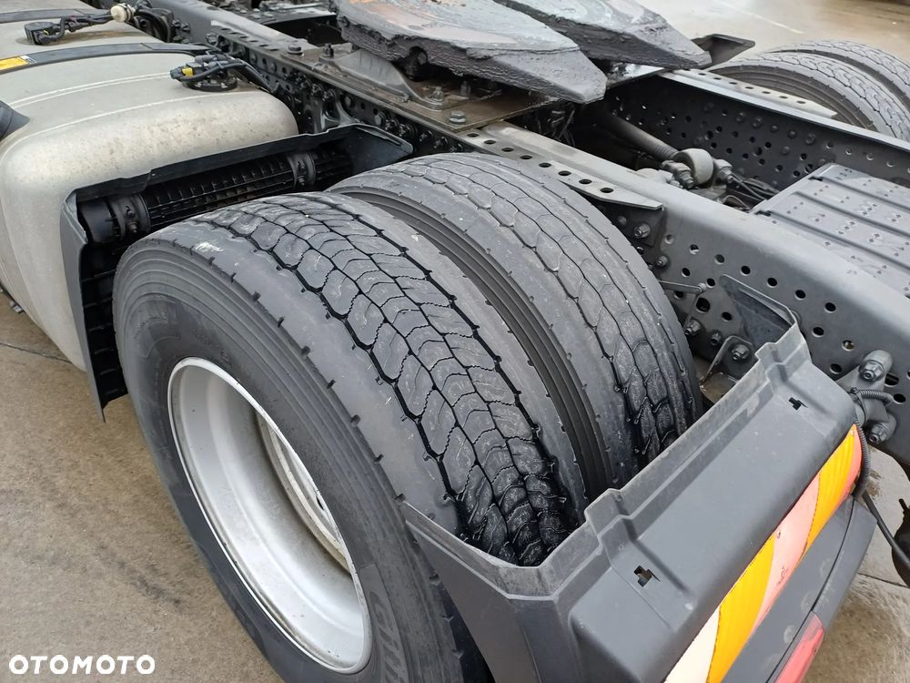 Mercedes-Benz Actros - 12