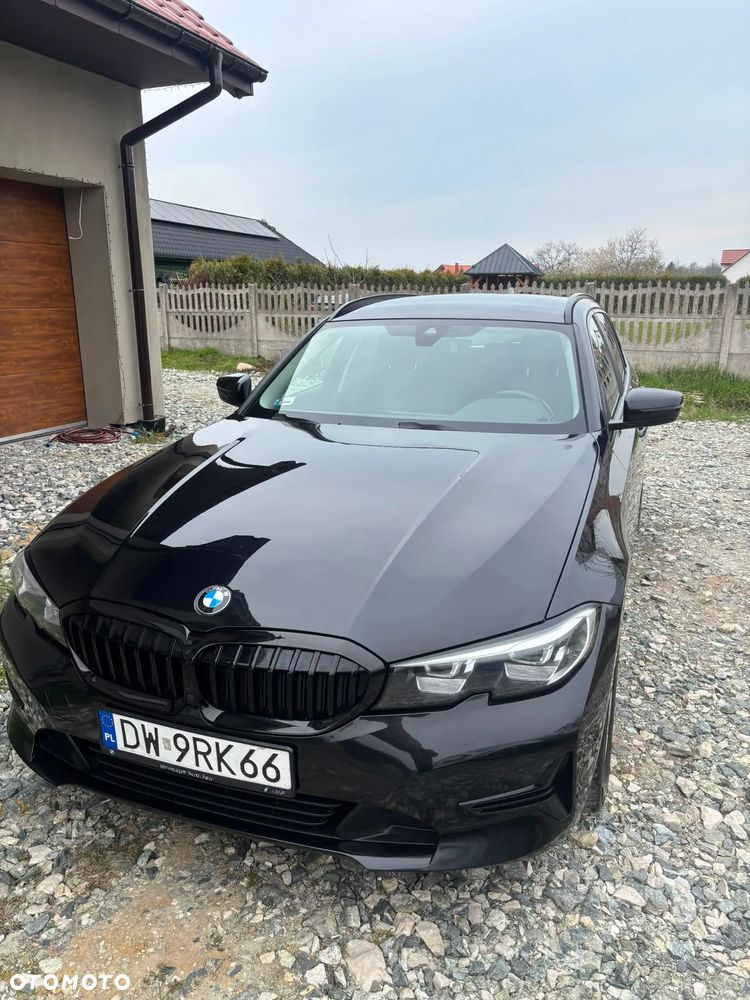 BMW Seria 3 318i - 1