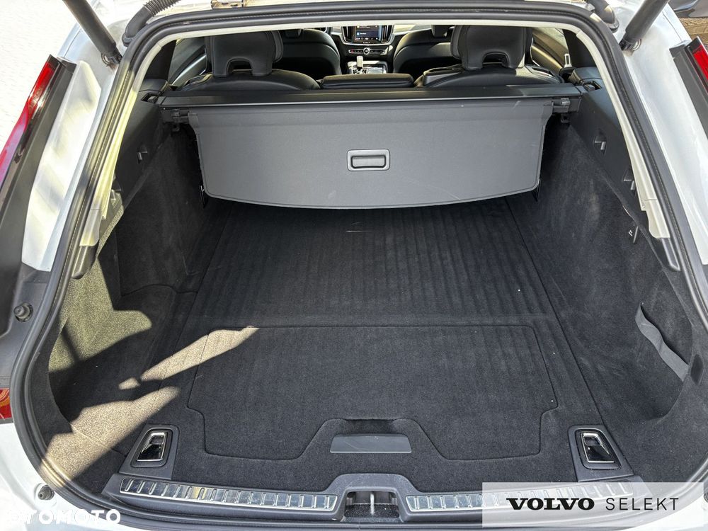 Volvo V90 Cross Country - 13