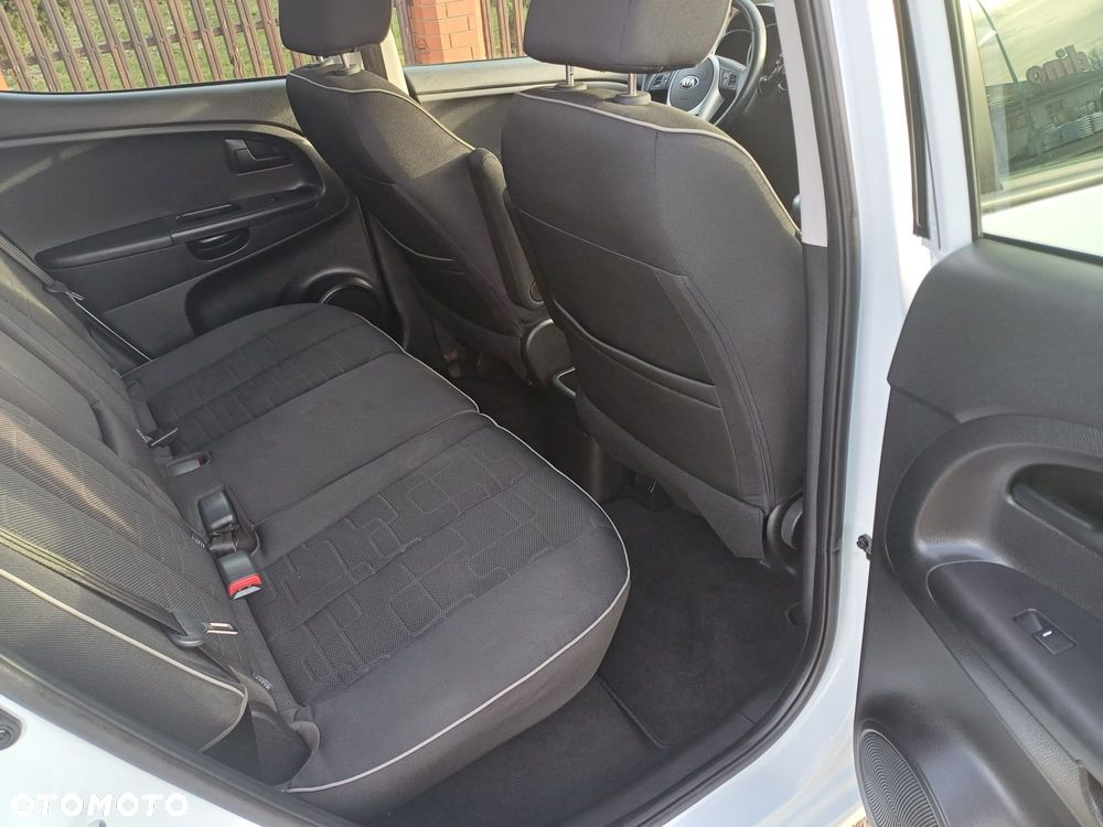 Kia Venga 1.6 L - 8
