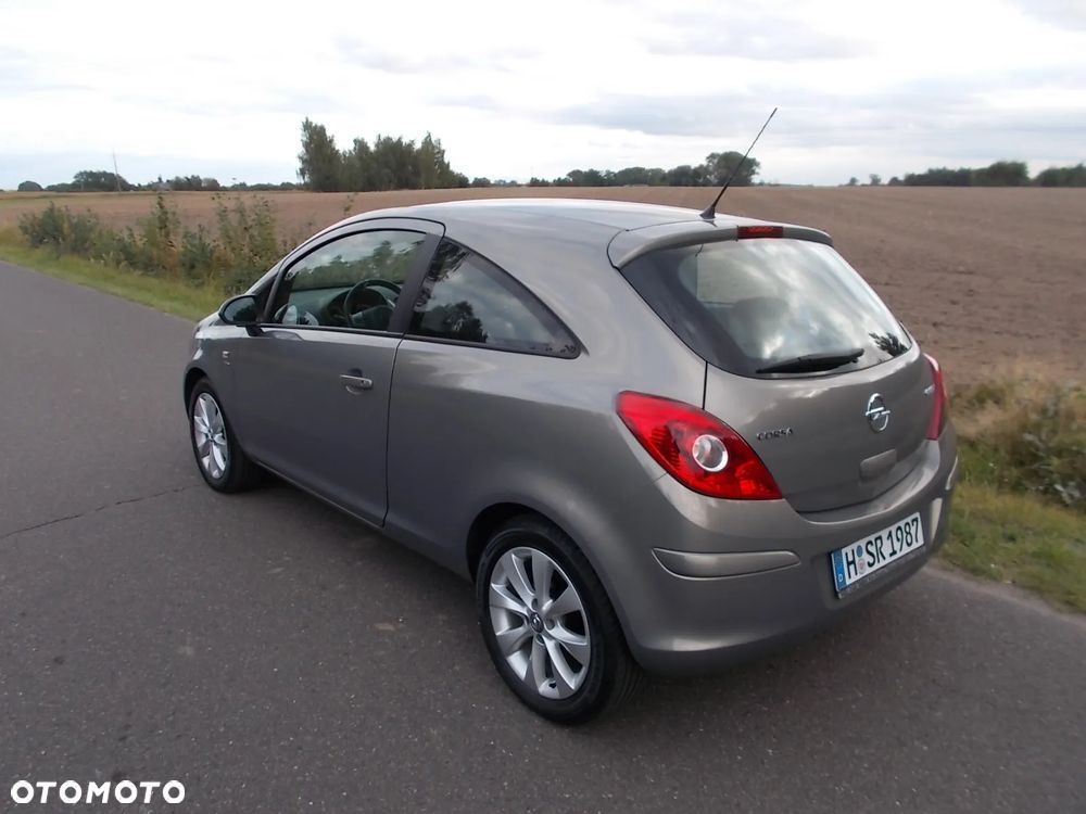 Opel Corsa 1.2 16V Edition - 3