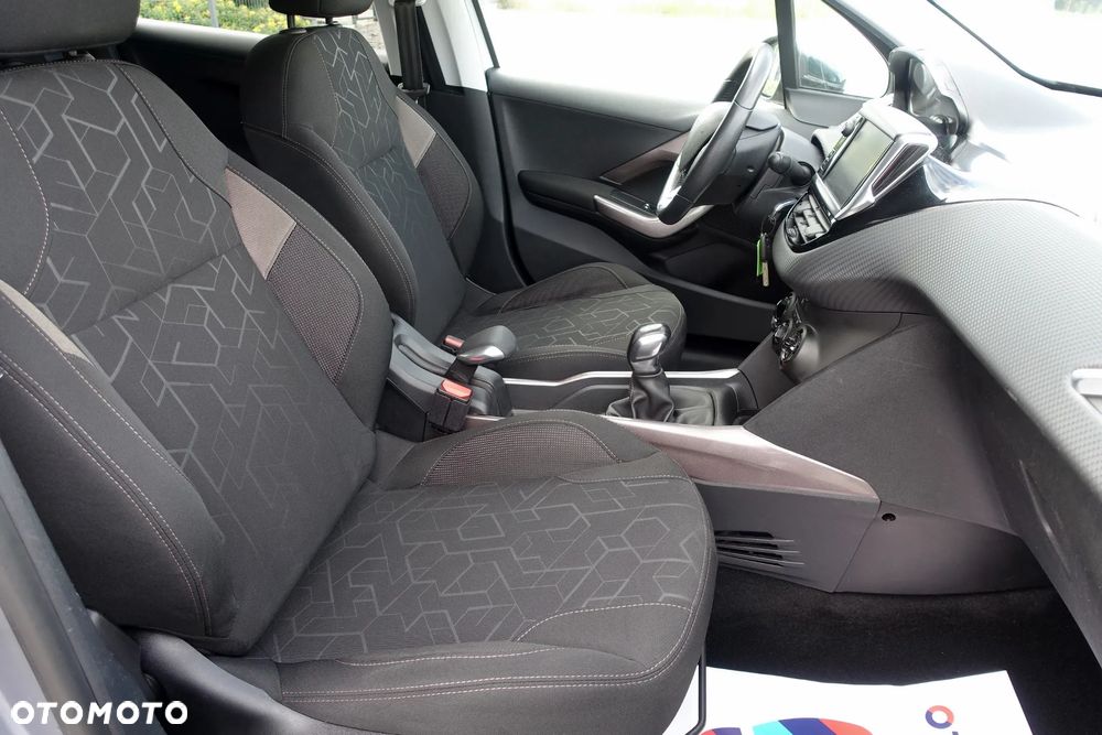 Peugeot 2008 1.2 Pure Tech Style - 14