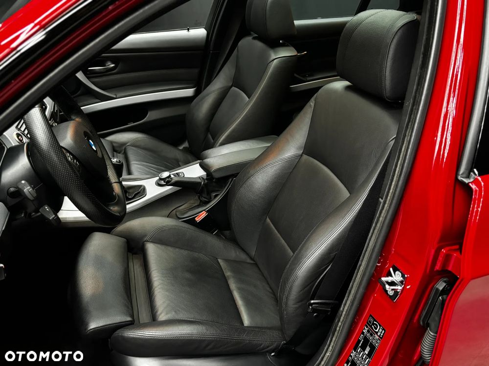BMW Seria 3 335xi - 16
