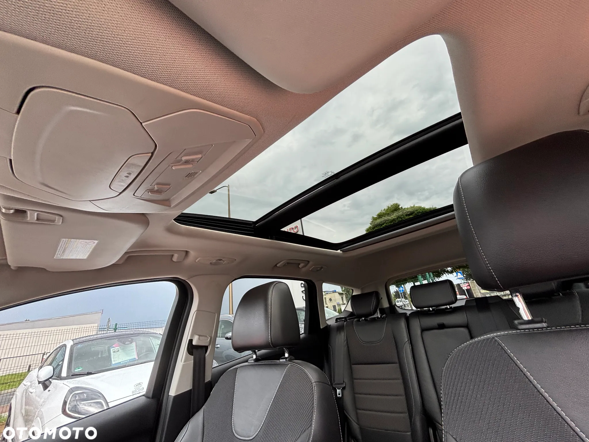 Ford Kuga 1.6 EcoBoost 4WD Titanium Plus - 24
