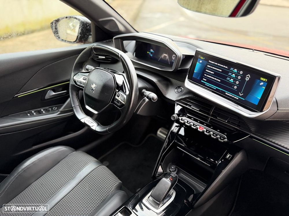 Peugeot e-208 GT - 38