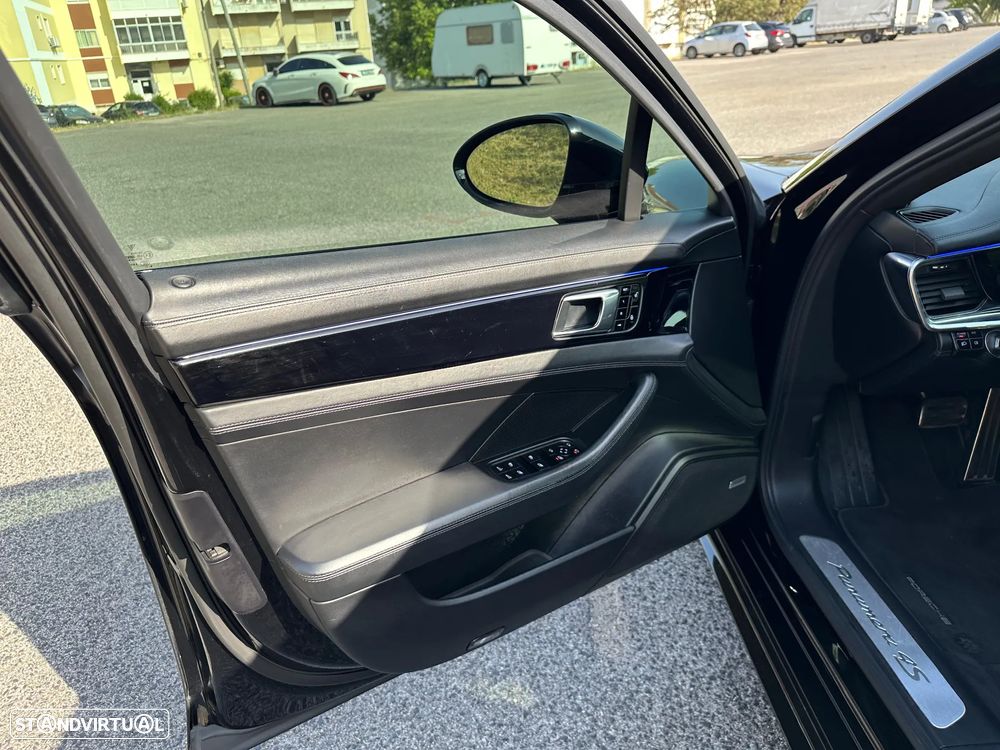 Porsche Panamera 4 S - 7