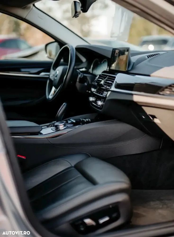 BMW Seria 5 520d Aut. Luxury Line - 30