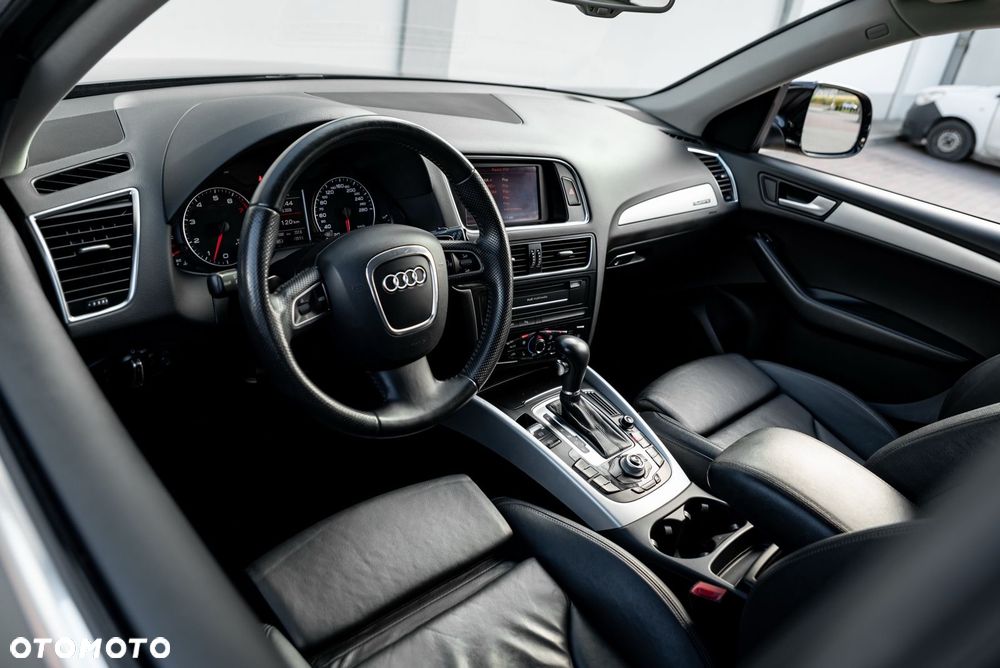 Audi Q5 3.2 FSI Quattro S tronic - 17