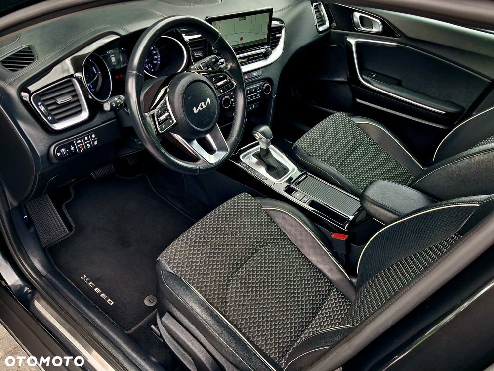 Kia XCeed - 13