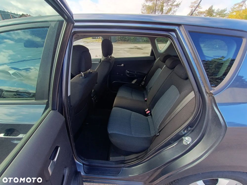 Kia Ceed - 15