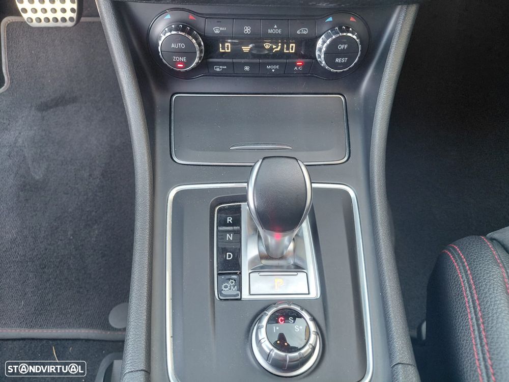 Mercedes-Benz A 45 AMG 4Matic Speedshift 7G-DCT - 25