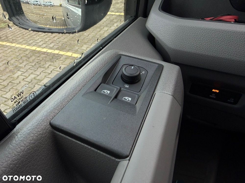 Volkswagen Crafter 35 2.0 TDI L4H3 4490 177KM AUTOMAT - 18