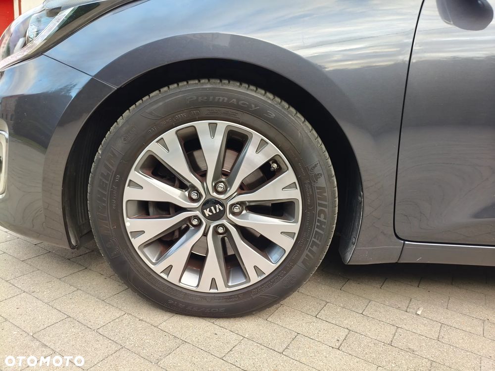 Kia Ceed 1.6 GDI Platinum Edition - 21