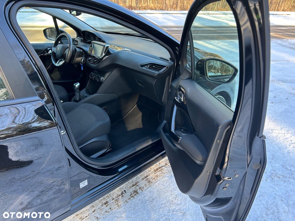 Peugeot 208 1.2 PureTech GPF Signature S&S - 6