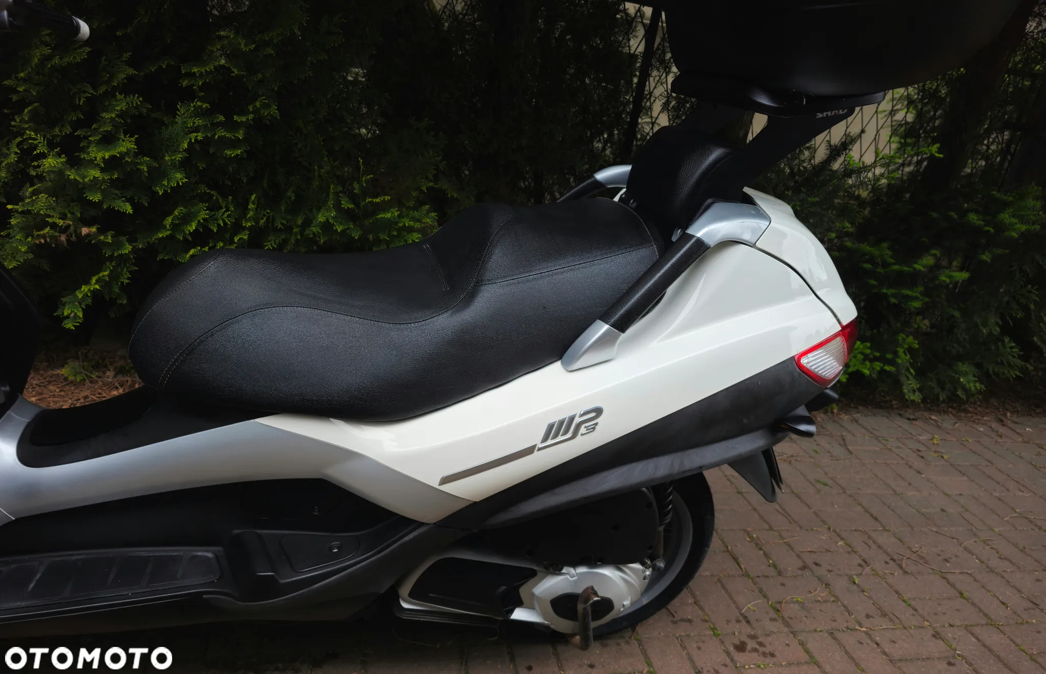 Piaggio MP-3 - 11