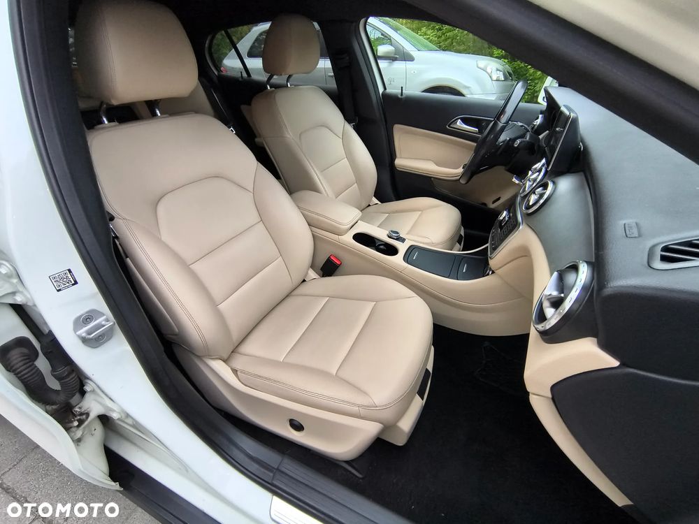Mercedes-Benz GLA 250 4Matic 7G-DCT Activity Edition - 30