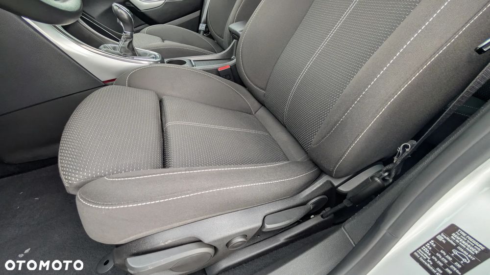 Opel Astra 2.0 CDTI DPF Innovation - 12