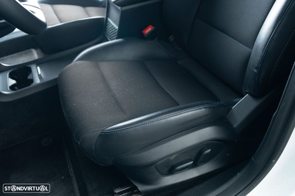 MG MG4 64 kWh Luxury - 6