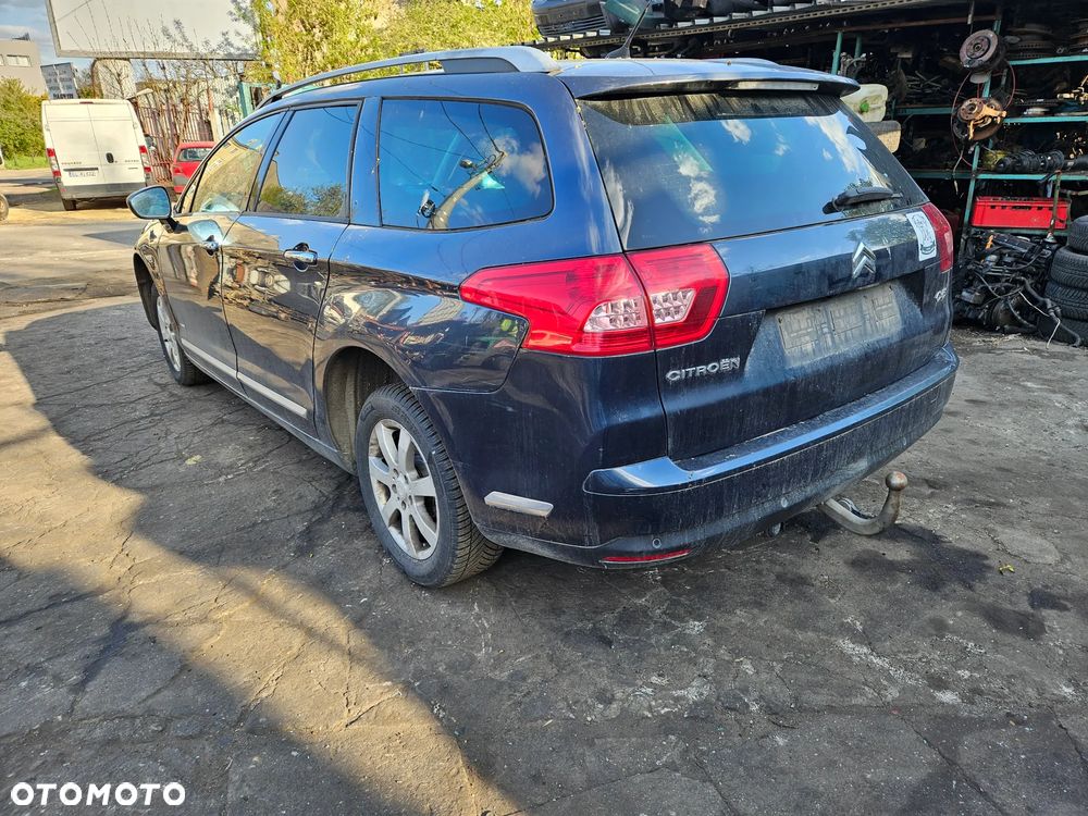 Citroen C5 2.0 103 Kw benzyna. automat na części Alfa Romeo 147 robię na podwórku kurwa no mam takiego tutaj właśnie otwieram go ubiorę wszystko - 2