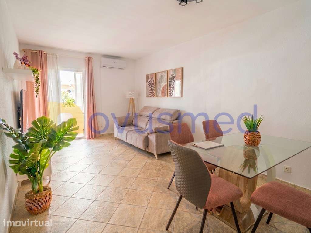 Apartamento T2 totalmente remodelado em zona central nas Ferreiras - Grande imagem: 3/21