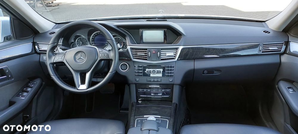 Mercedes-Benz Klasa E 200 CGI BlueEFFICIENCY 7G-TRONIC Avantgarde - 8