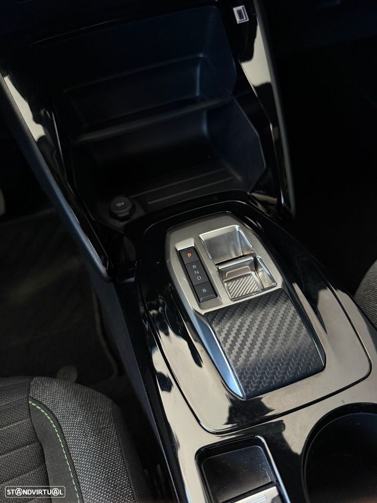 Peugeot e-2008 50 kWh Active - 23