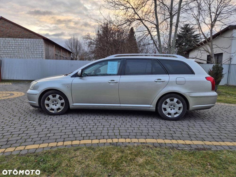 Toyota Avensis 2.0 D-4D Combi - 8