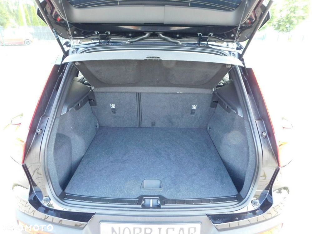 Volvo XC 40 D3 - 22