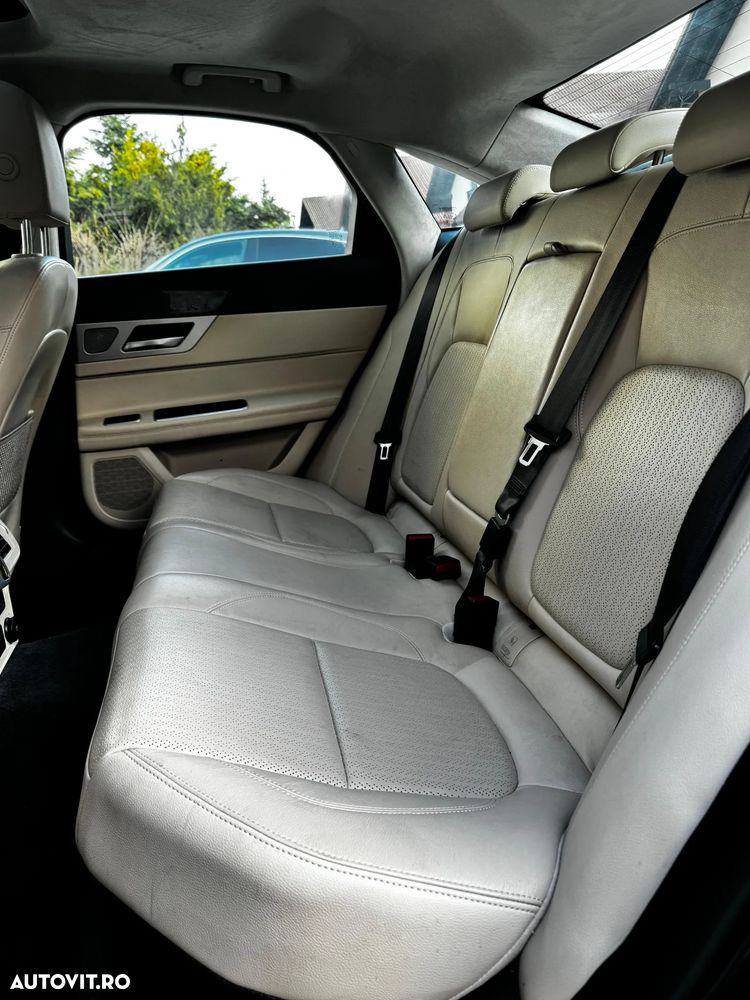Jaguar XF 20d AWD Prestige - 14