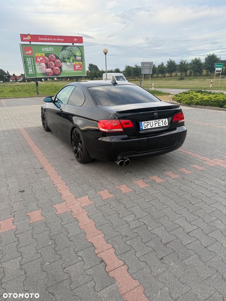 BMW Seria 3 325i - 4