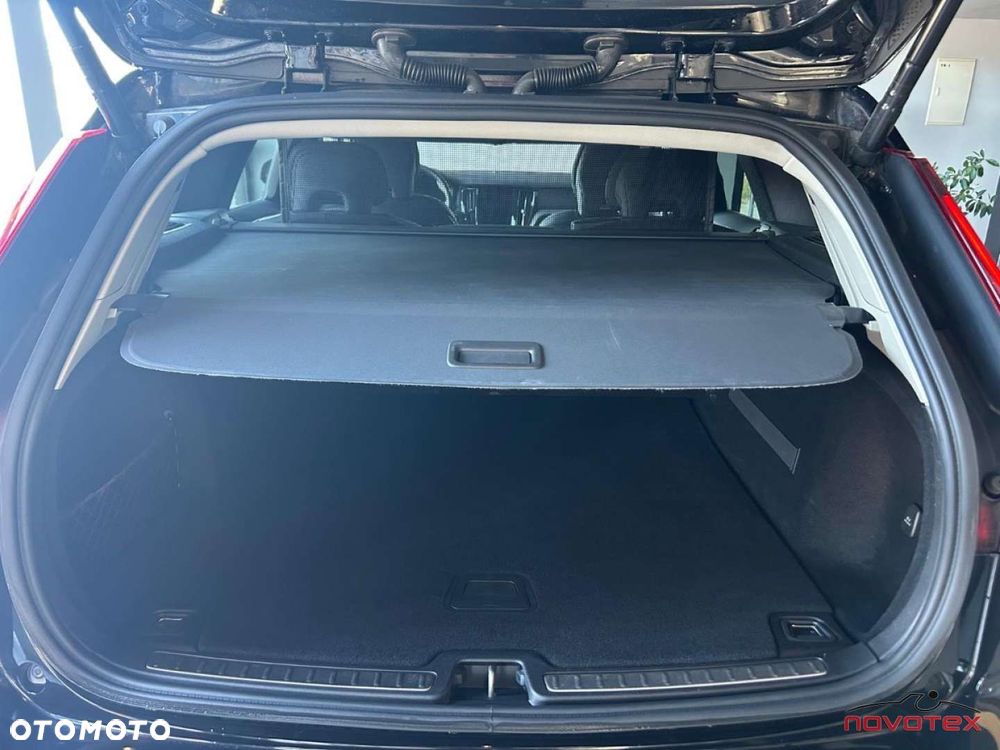 Volvo V60 Cross Country D3 Geartronic Momentum - 24