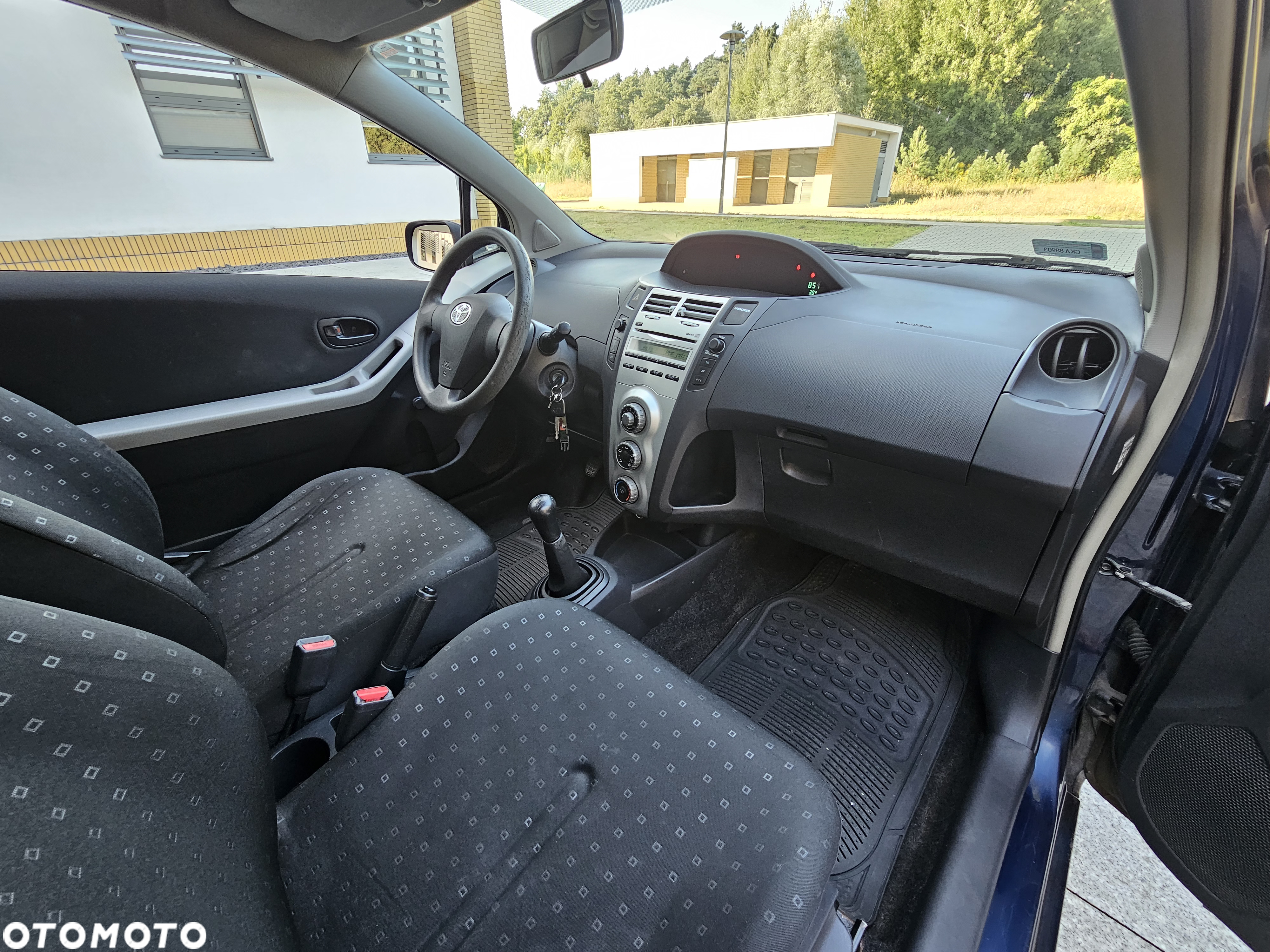 Toyota Yaris 1.0 Terra - 10