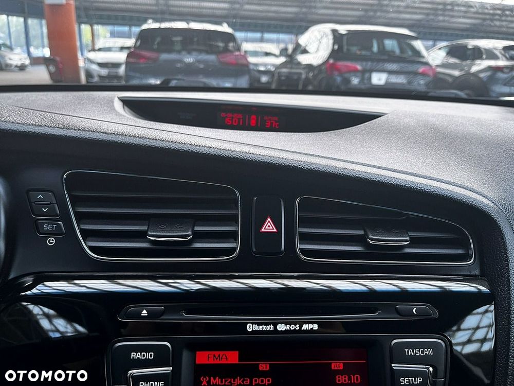 Kia Ceed - 27
