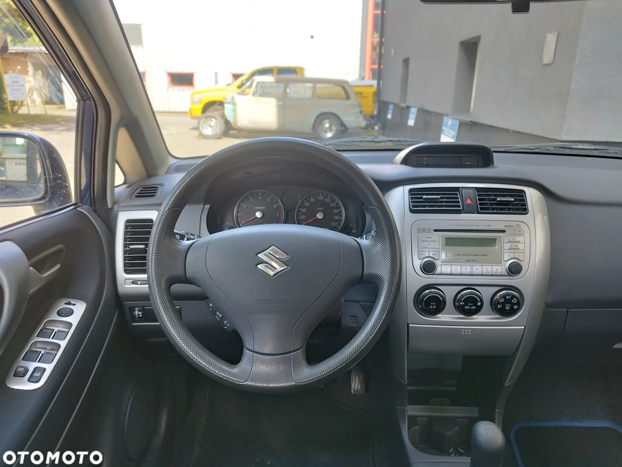 Suzuki Liana 1.6 - 6