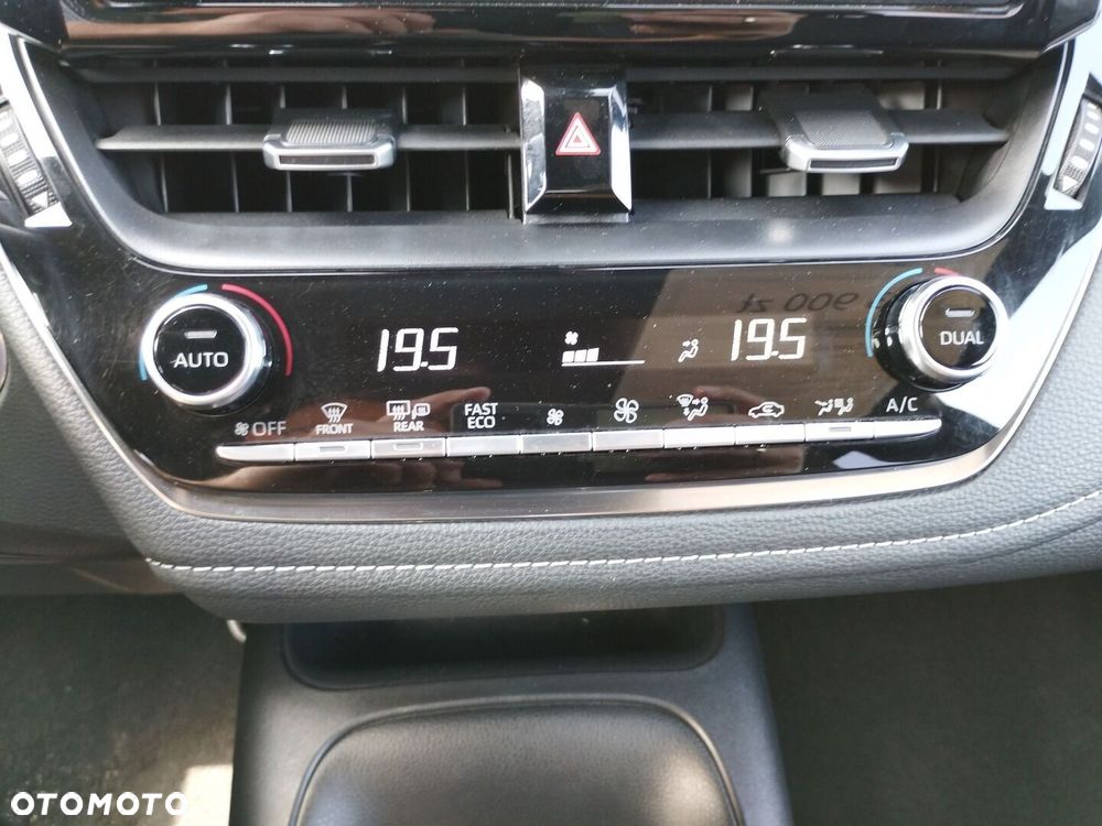 Toyota Corolla 1.8 Hybrid Comfort - 18
